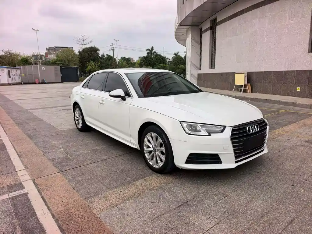 Audi A4L 2017 — фото 2