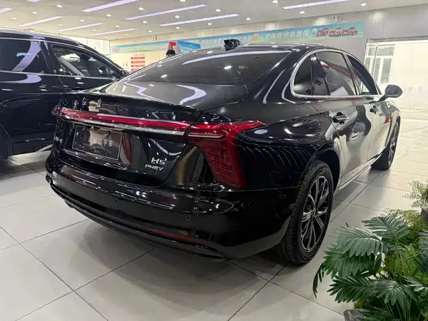 Hongqi H5 PHEV 2026
