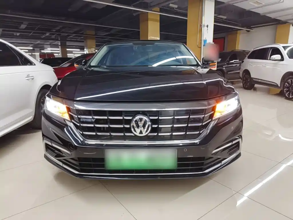 Volkswagen Passat Plug-In Hybrid 2020 — фото 3