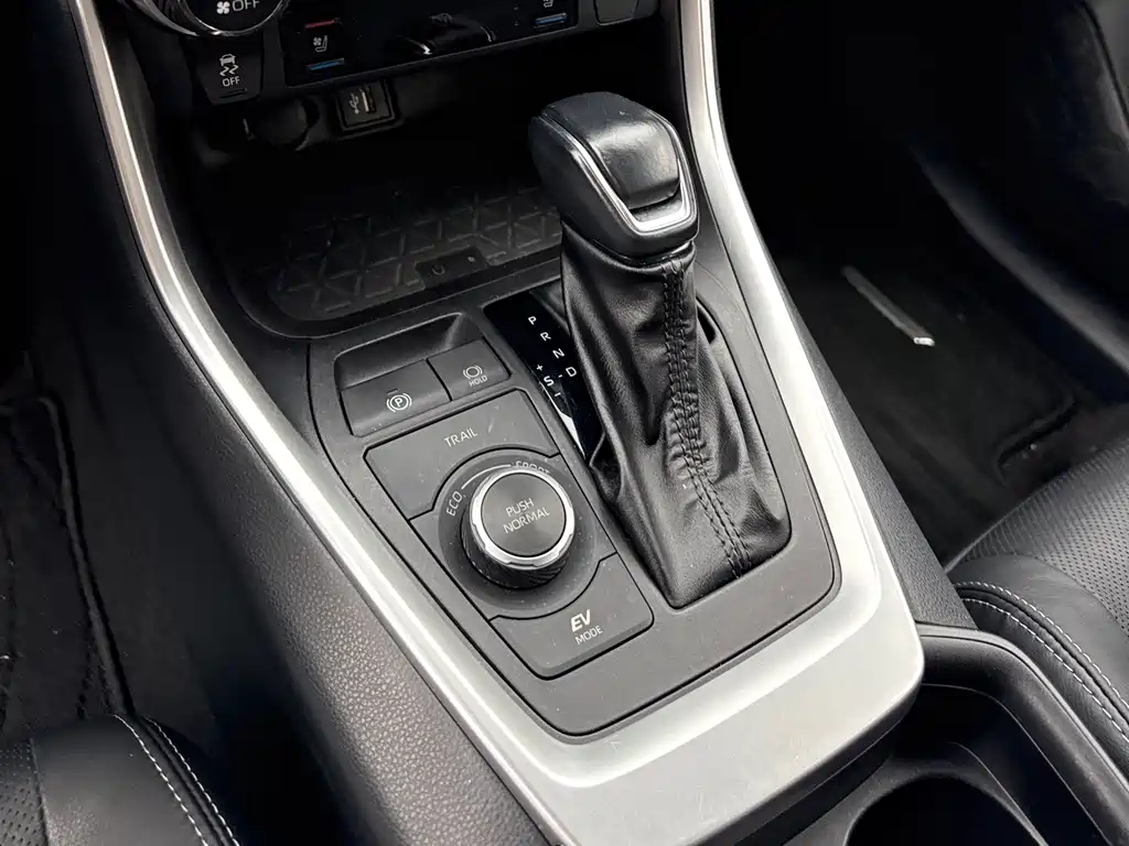 Toyota Wildlander 2023 — фото 12