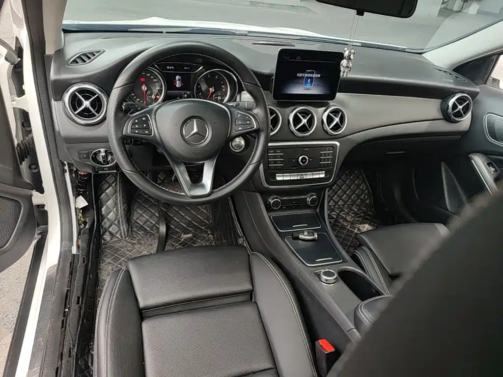 Mercedes-Benz GLA 2018 — фото 10