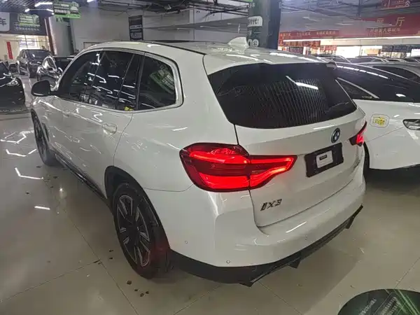 BMW iX3 2021