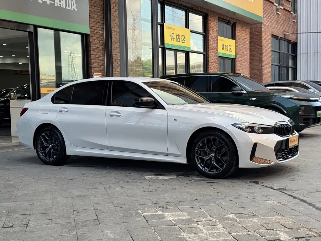 BMW 3 Series 2025