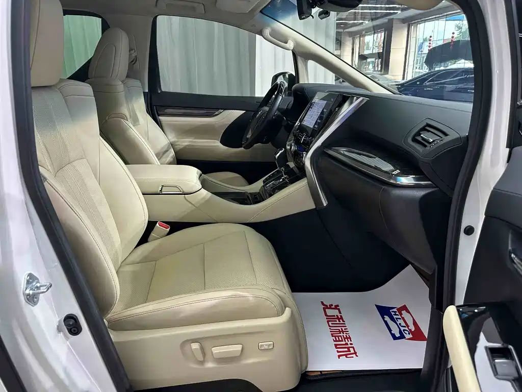Toyota Alphard 2021 — фото 17