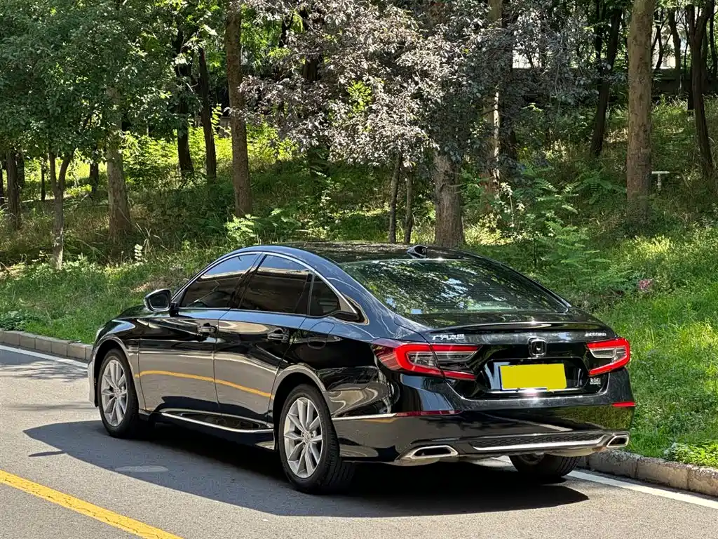 Honda Accord 2022 — фото 18