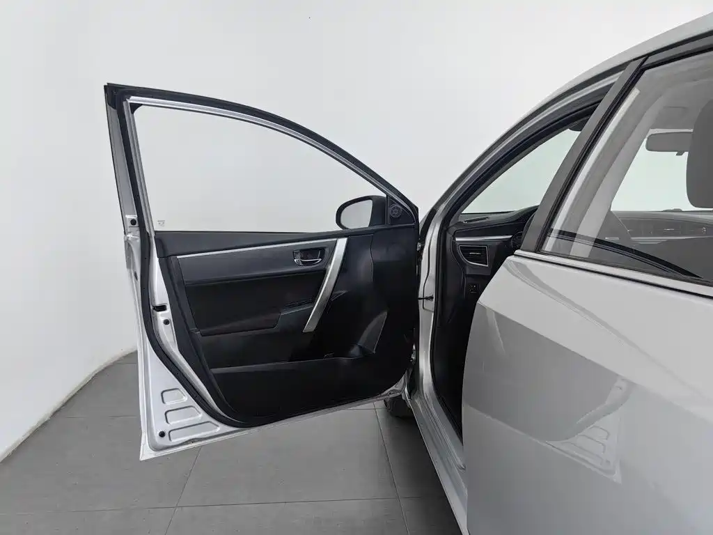 Toyota Corolla 2015 — фото 8