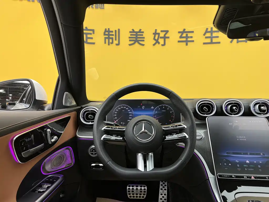Mercedes-Benz C-Class 2025 — фото 13