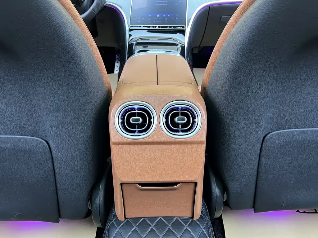 Mercedes-Benz C-Class 2025 — фото 22