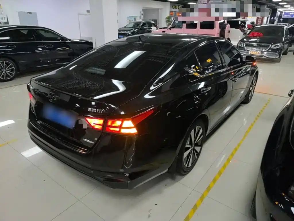 Nissan Teana 2022