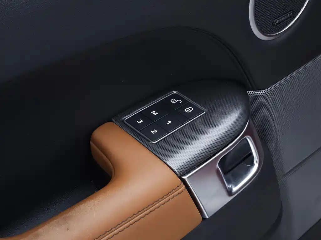 Land Rover Range Rover Sport 2017 — фото 17