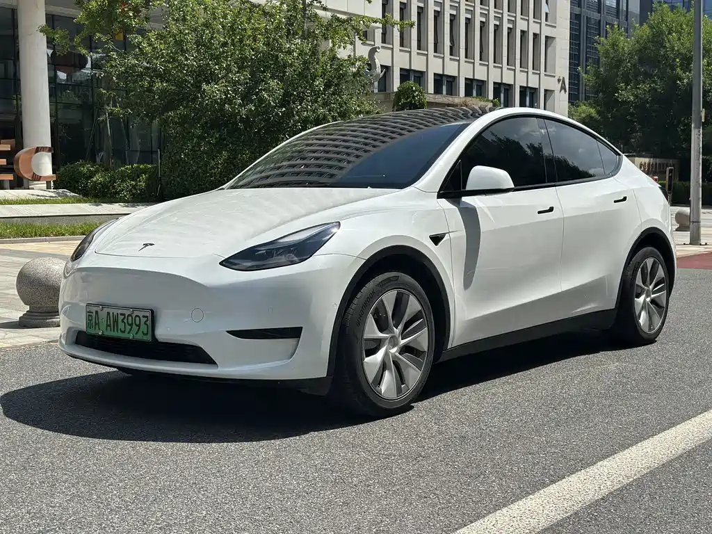 Tesla Model Y 2022 — фото 1
