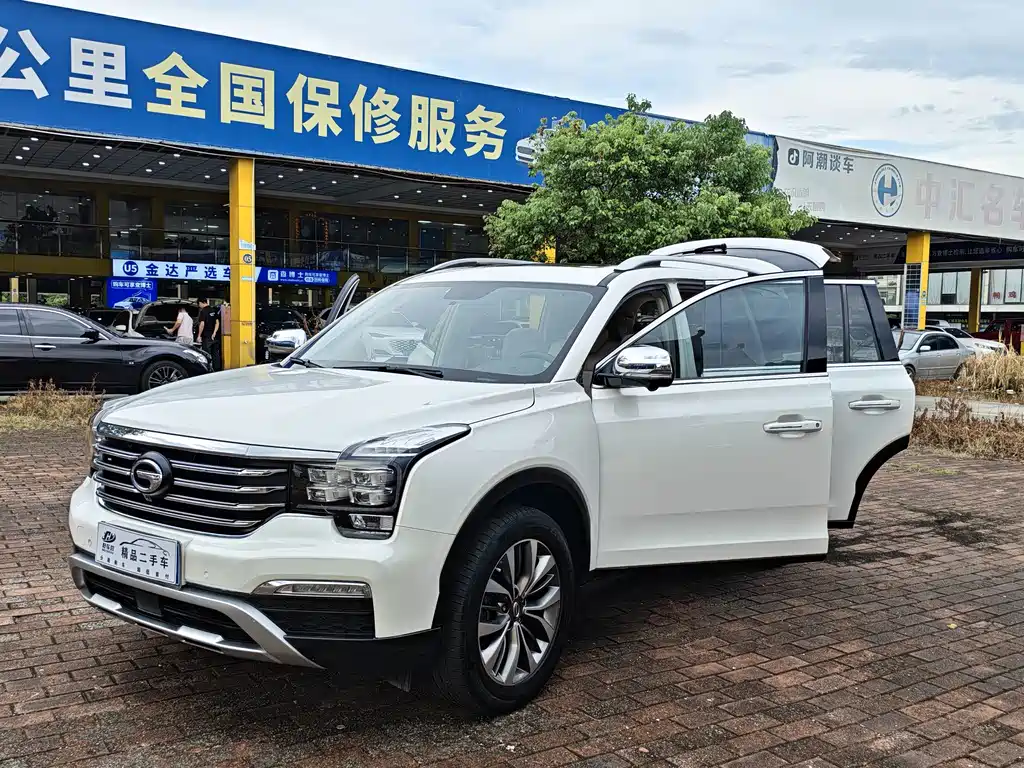 GAC Trumpchi GS8 2017 — фото 29