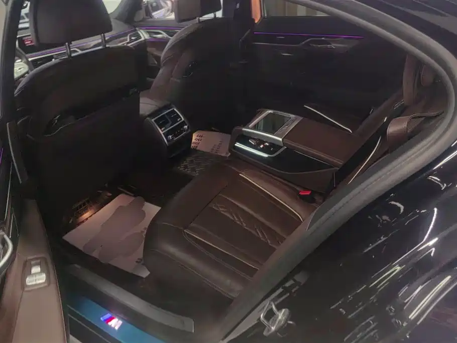 BMW 7 Series 2023 — фото 11