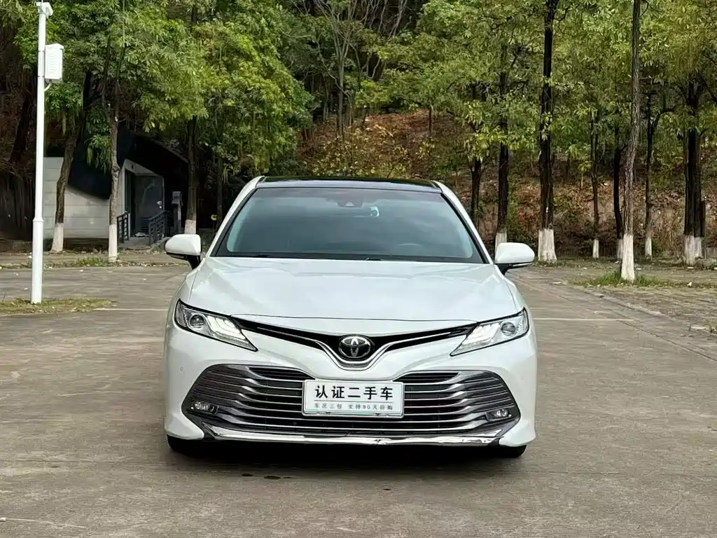 Toyota Camry 2020 — фото 2