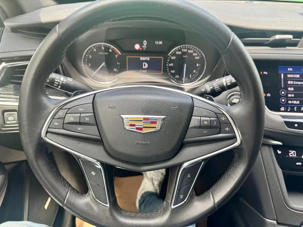 Cadillac XT5 2020 — фото 12