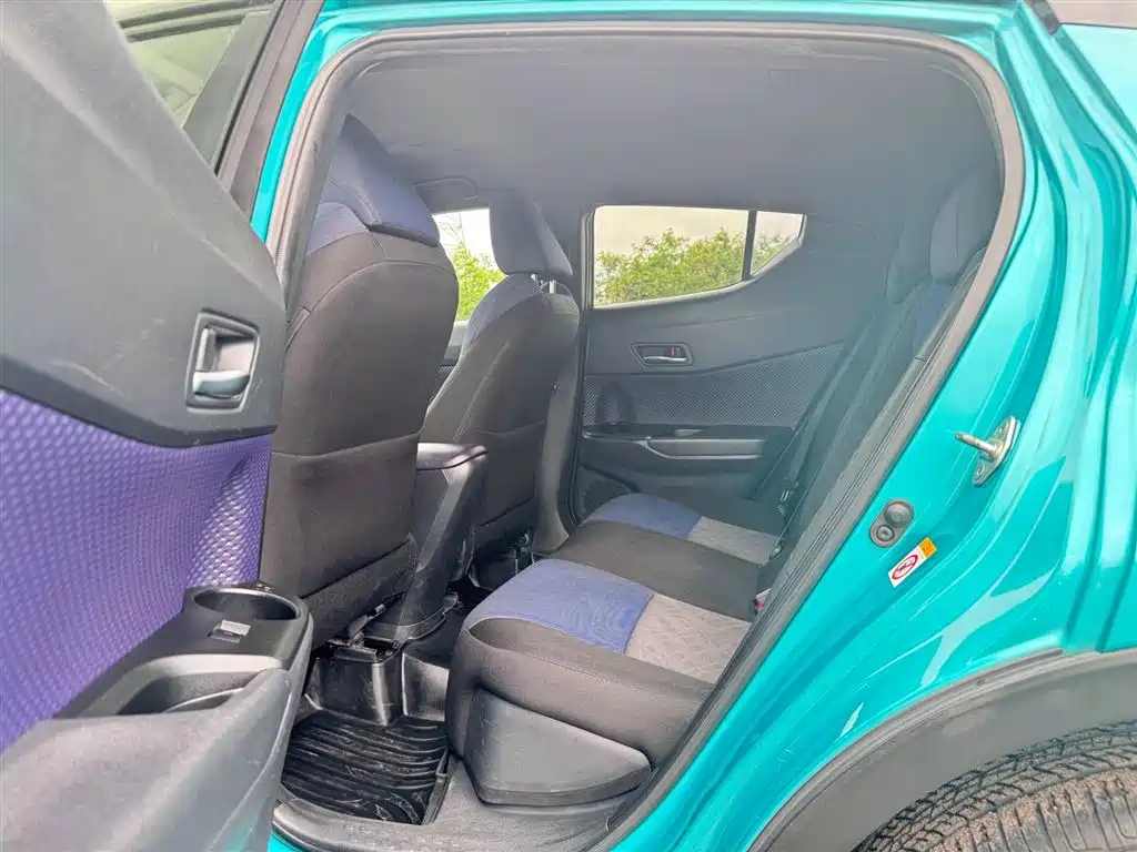 Toyota C-HR 2019 — фото 7