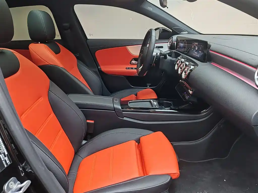 Mercedes-Benz A-Class AMG 2025 — фото 16