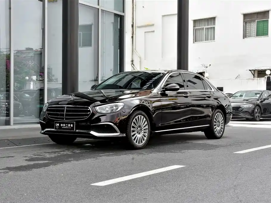 Mercedes-Benz E-Class 2023 — фото 1