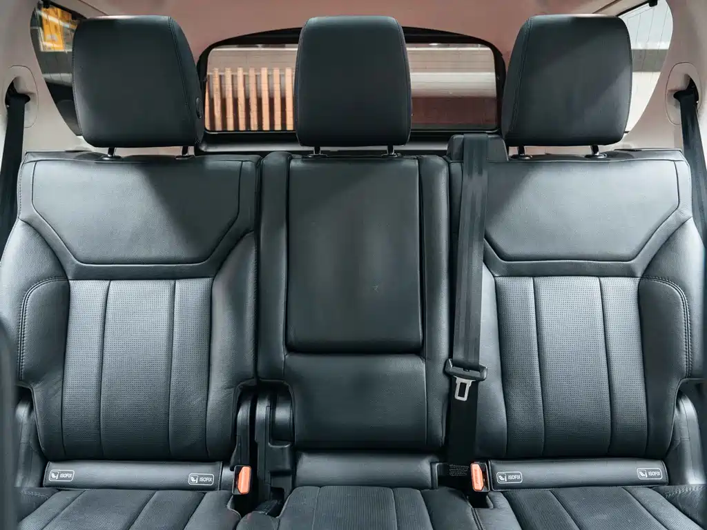 Land Rover Discovery 2019 — фото 22