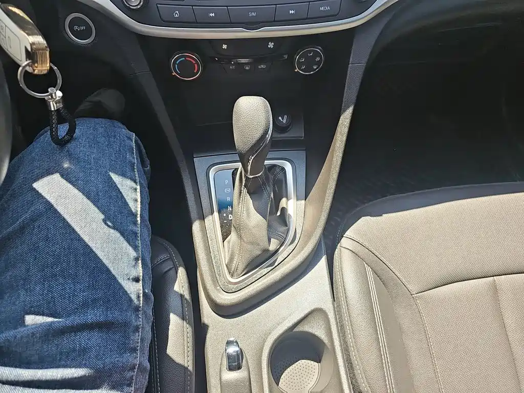 Buick Excelle 2022 — фото 14