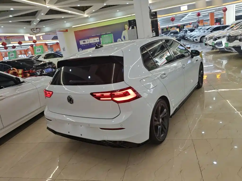Volkswagen Golf 2024