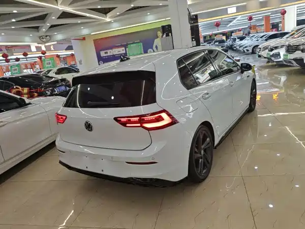 Volkswagen Golf 2024