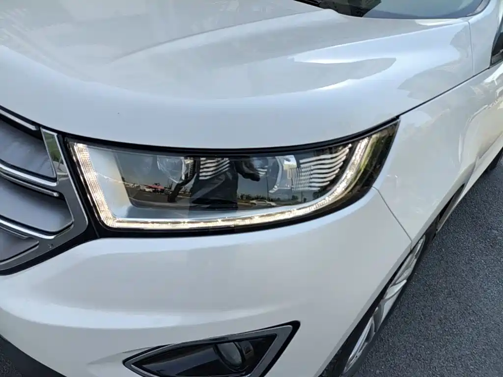 Ford Edge 2019 — фото 18