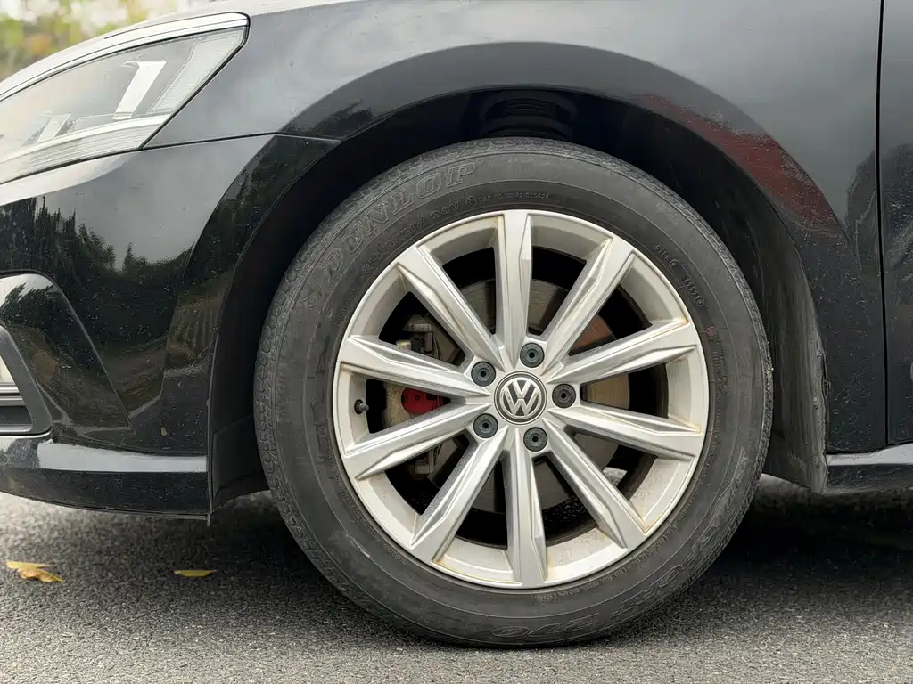 Volkswagen Passat 2018 — фото 17