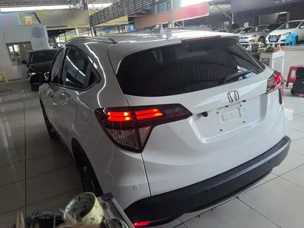 Honda Vezel 2016