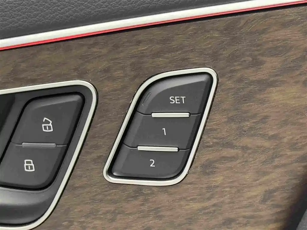 Audi Q7 2021 — фото 19