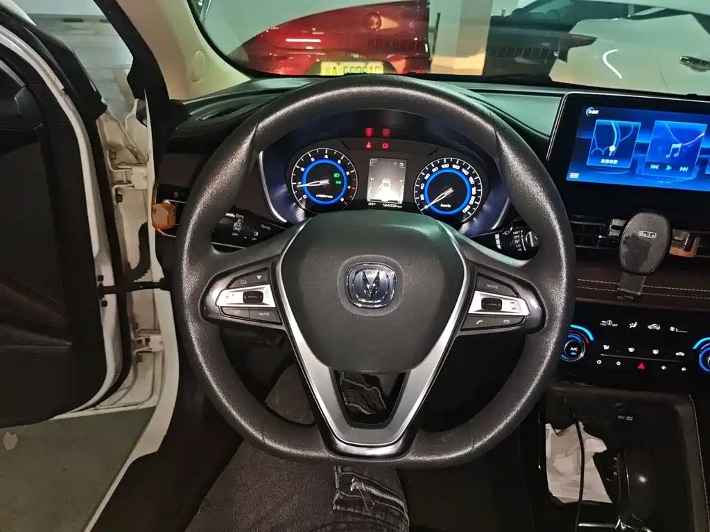 Changan Eado DT 2018 — фото 11