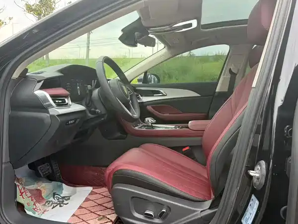 Hongqi H5 PHEV 2025