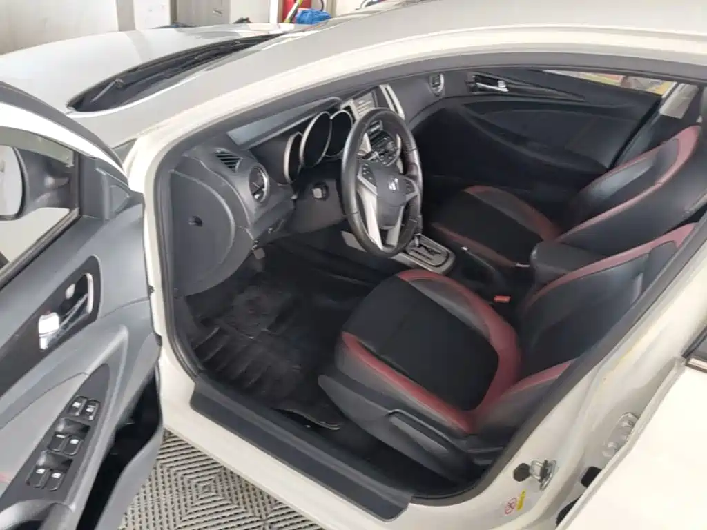 Changan Eado XT 2015 — фото 16