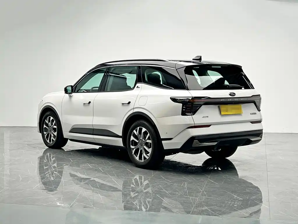Ford Edge 2023 — фото 4
