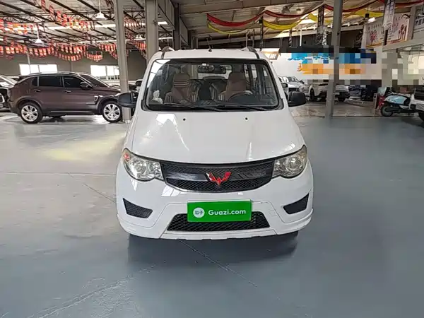 Wuling Hongguang 2015