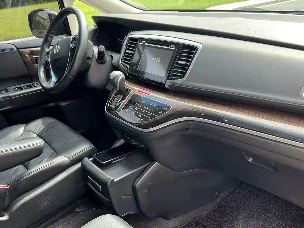 Honda Odyssey 2018 — фото 15
