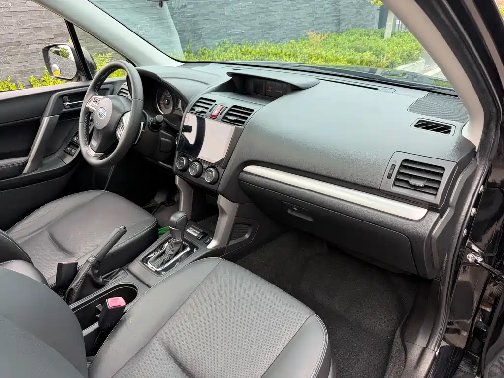 Subaru Forester 2015 — фото 20