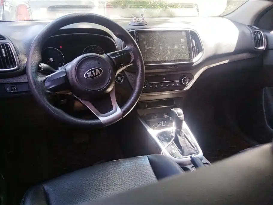 Kia KX3 2016 — фото 12