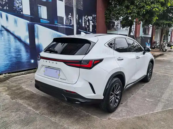 Lexus NX 2026