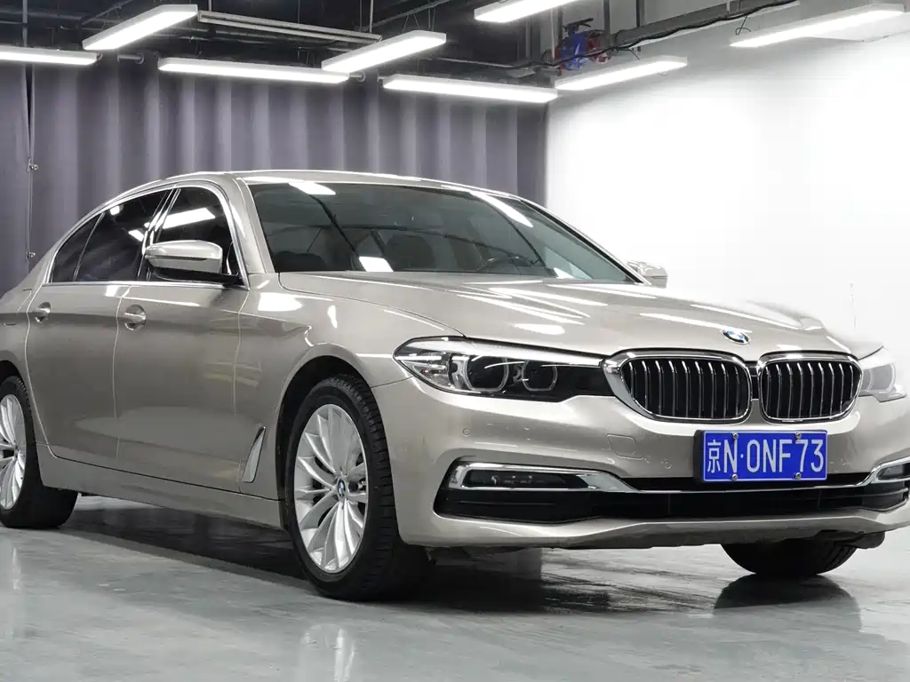 BMW 5 Series 2019 — фото 3