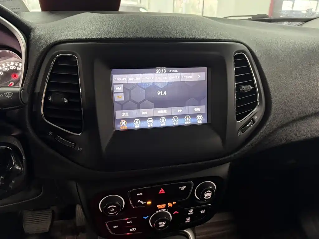 Jeep Compass 2019 — фото 16