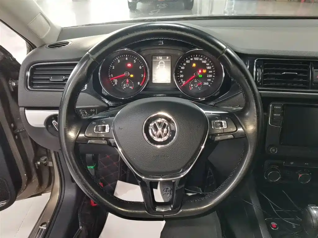 Volkswagen Sagitar 2018 — фото 11