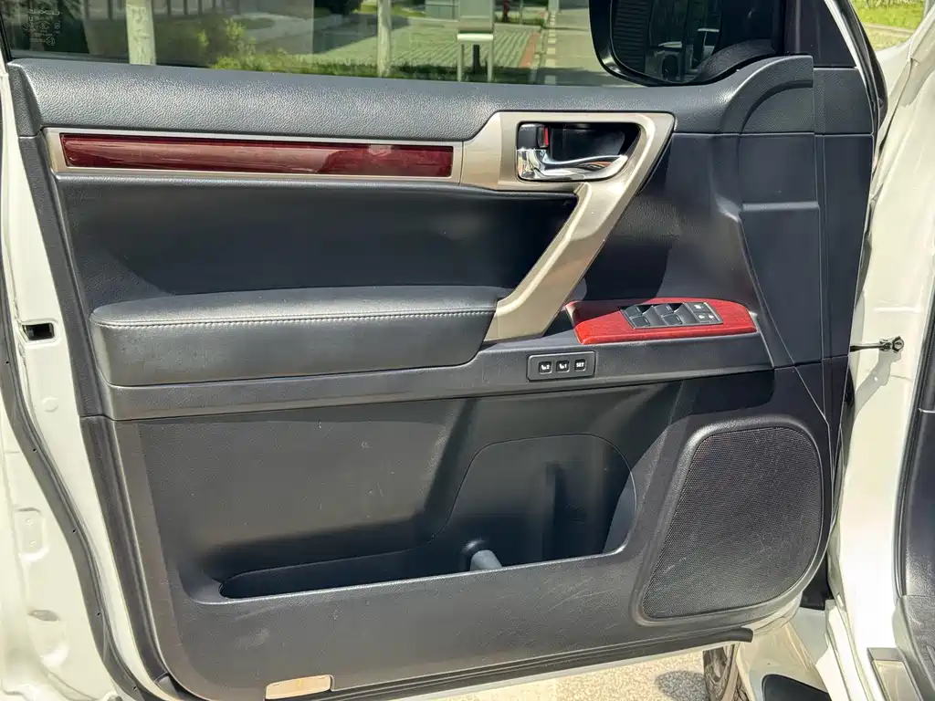 Lexus GX 2016 — фото 19