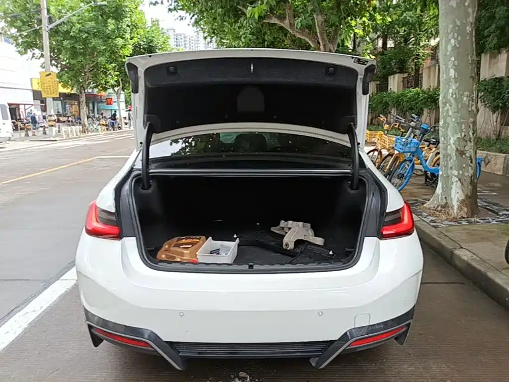 BMW i3 2023 — фото 19