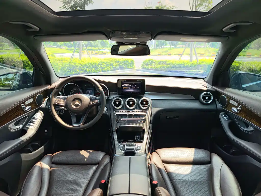 Mercedes-Benz GLC 2018 — фото 17