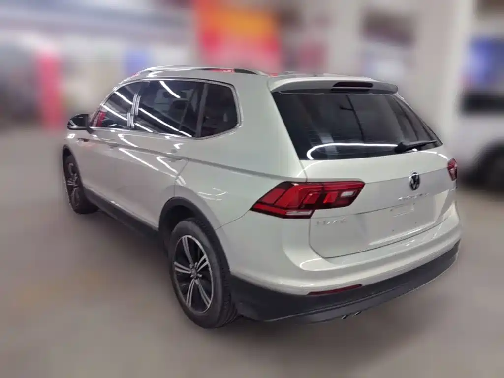 Volkswagen Tiguan L 2021 — фото 9