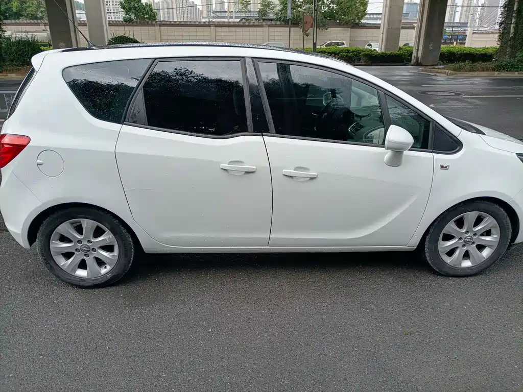 Opel Meriva 2014 — фото 17