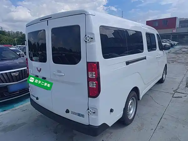 Wuling Yangguang 2025