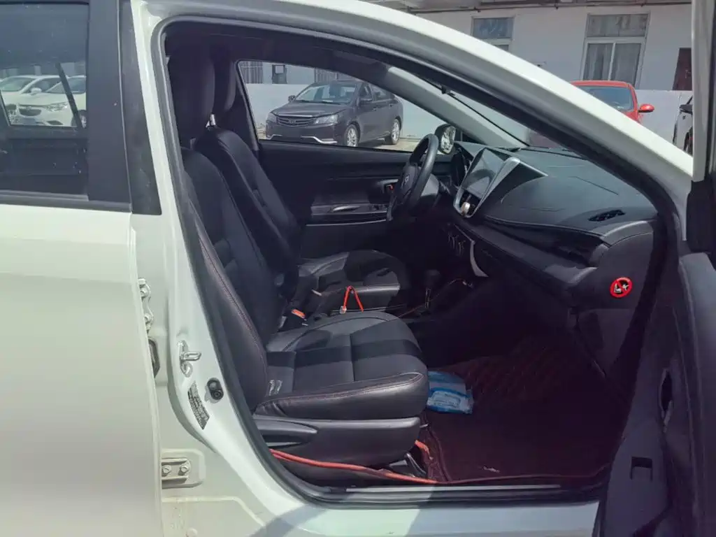 Toyota Yaris L 2019 — фото 25