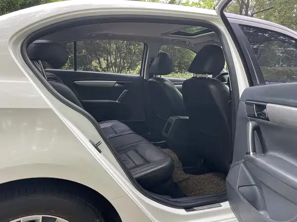 Volkswagen Lavida 2013
